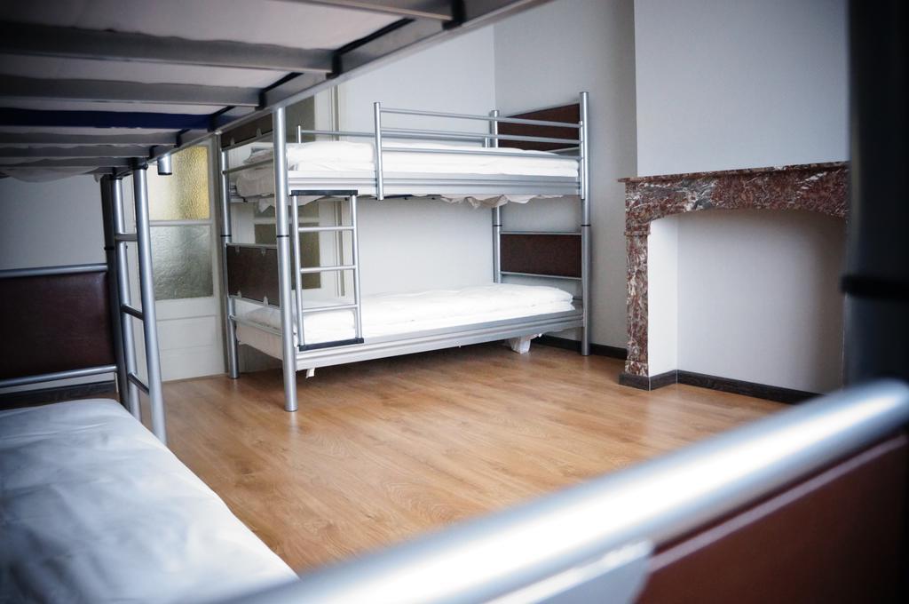 Es Hostel Saint-Gilles Zimmer foto